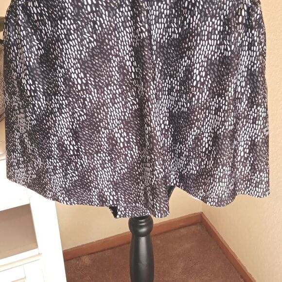 NWT. Simply Fit Black and White Empire Swim Dress - Picture 3 of 12